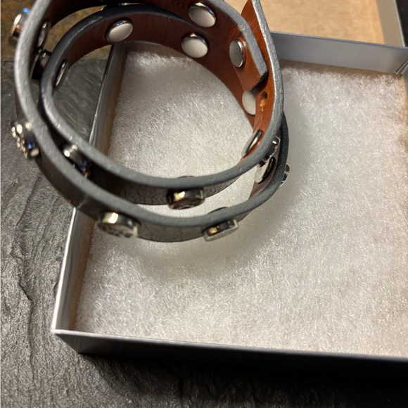 New Tory Burch Leather Logo Stud Double Wrap Bracelet - Picture 6 of 12